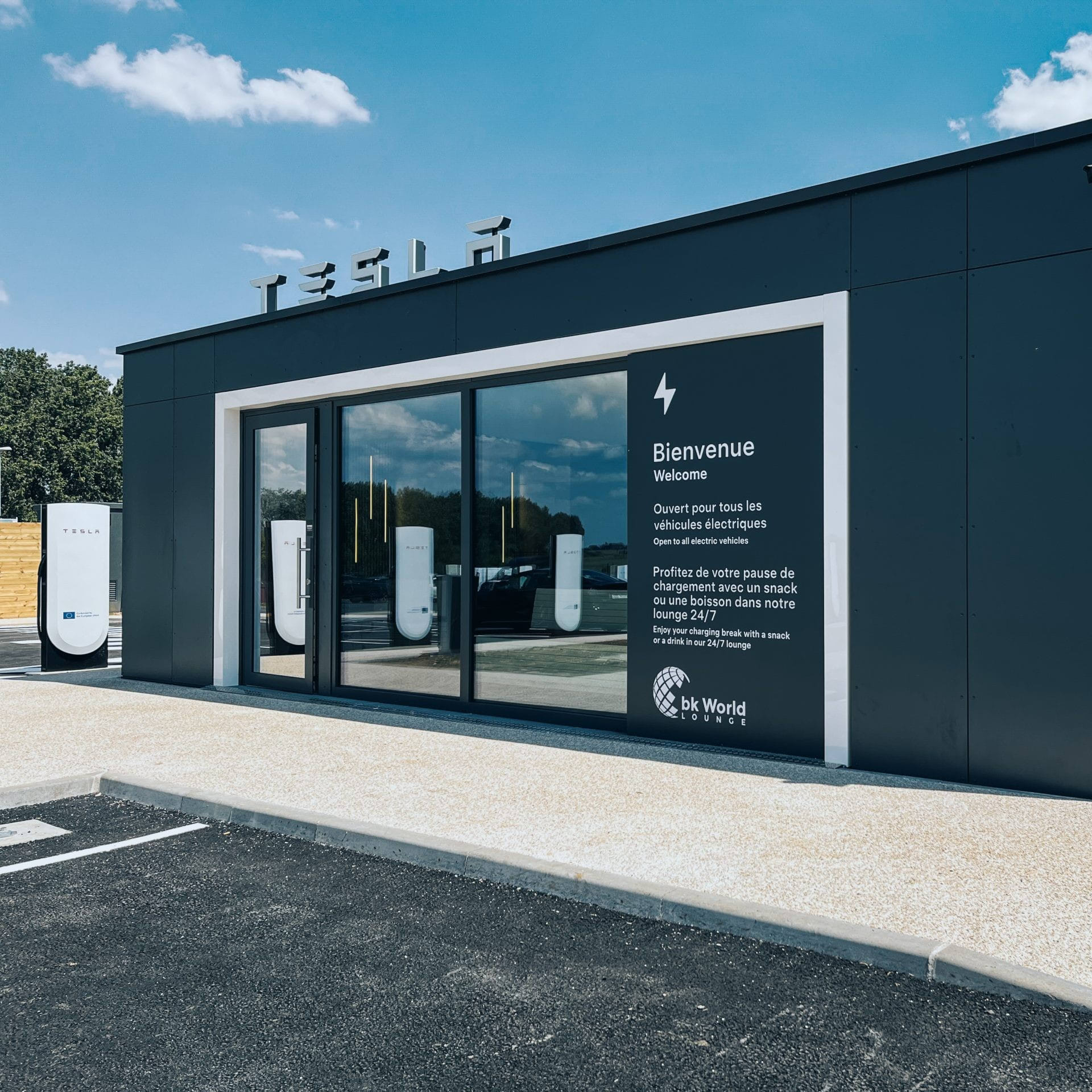 The future of retail: 24/7 solutions from bk Group AG and SmartStore AG